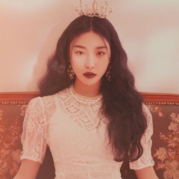 Meet your Posher, Adamaris - Picture 1 of 1